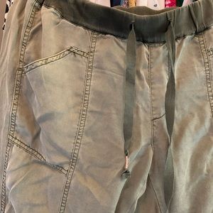 HEI HEI olive joggers medium